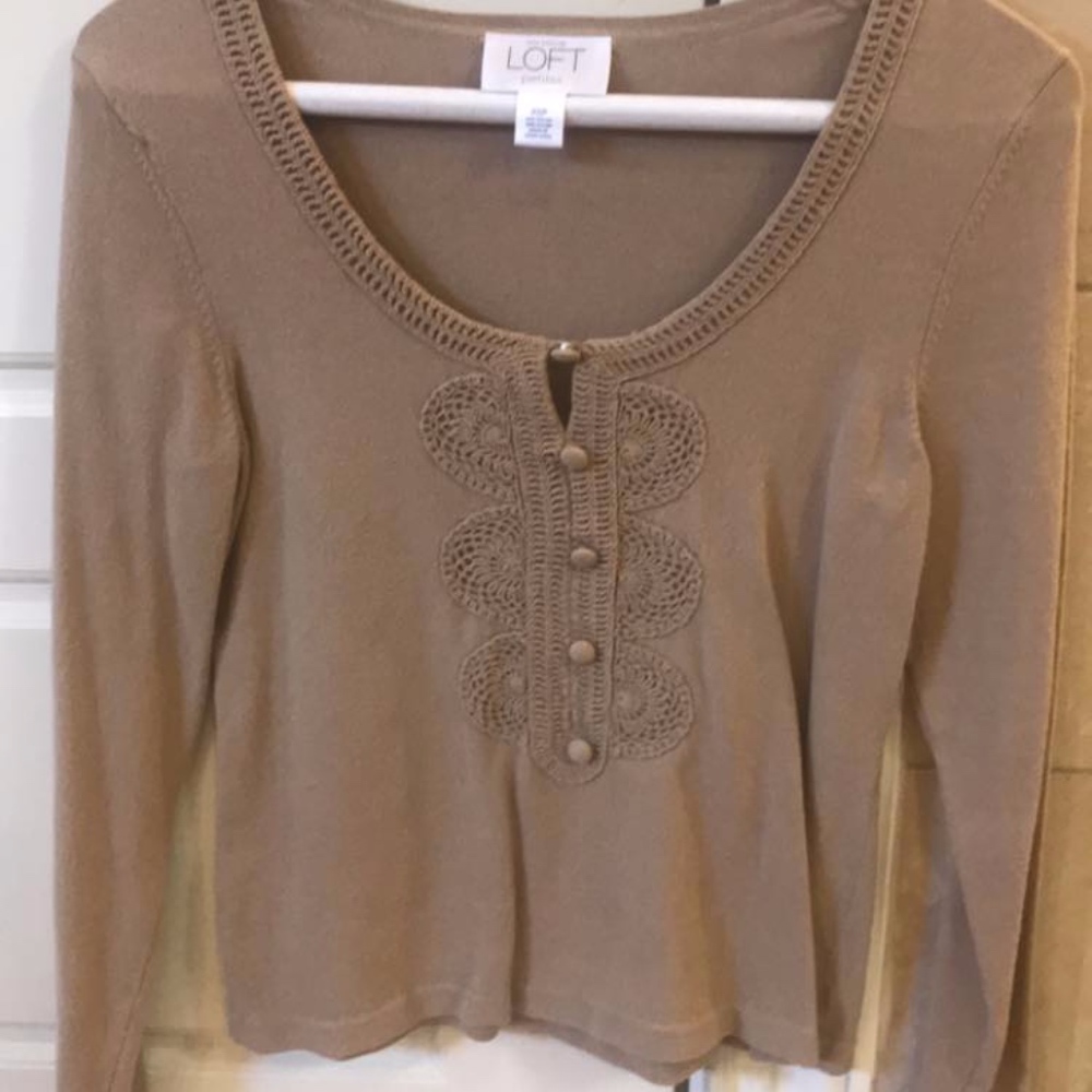 Camel brown long sleeve light weight sweater